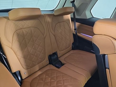 Certified 2023 BMW X7 xDrive40i w/ Executive Package image 17