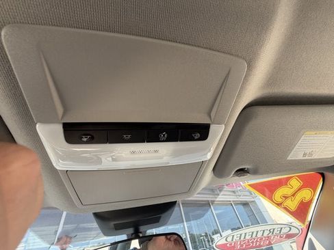 Used 2025 Nissan Sentra SR FWD image 30
