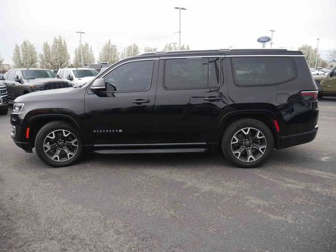 Used 2024 Jeep Wagoneer Series III image 18