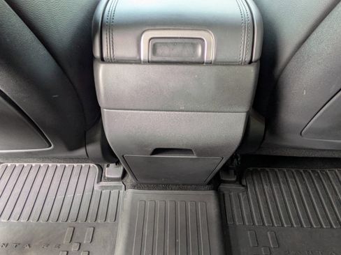 Used 2025 Hyundai Santa Fe Limited image 19