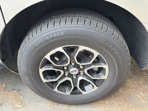 Used 2024 Ford Expedition Max XLT RWD image 9