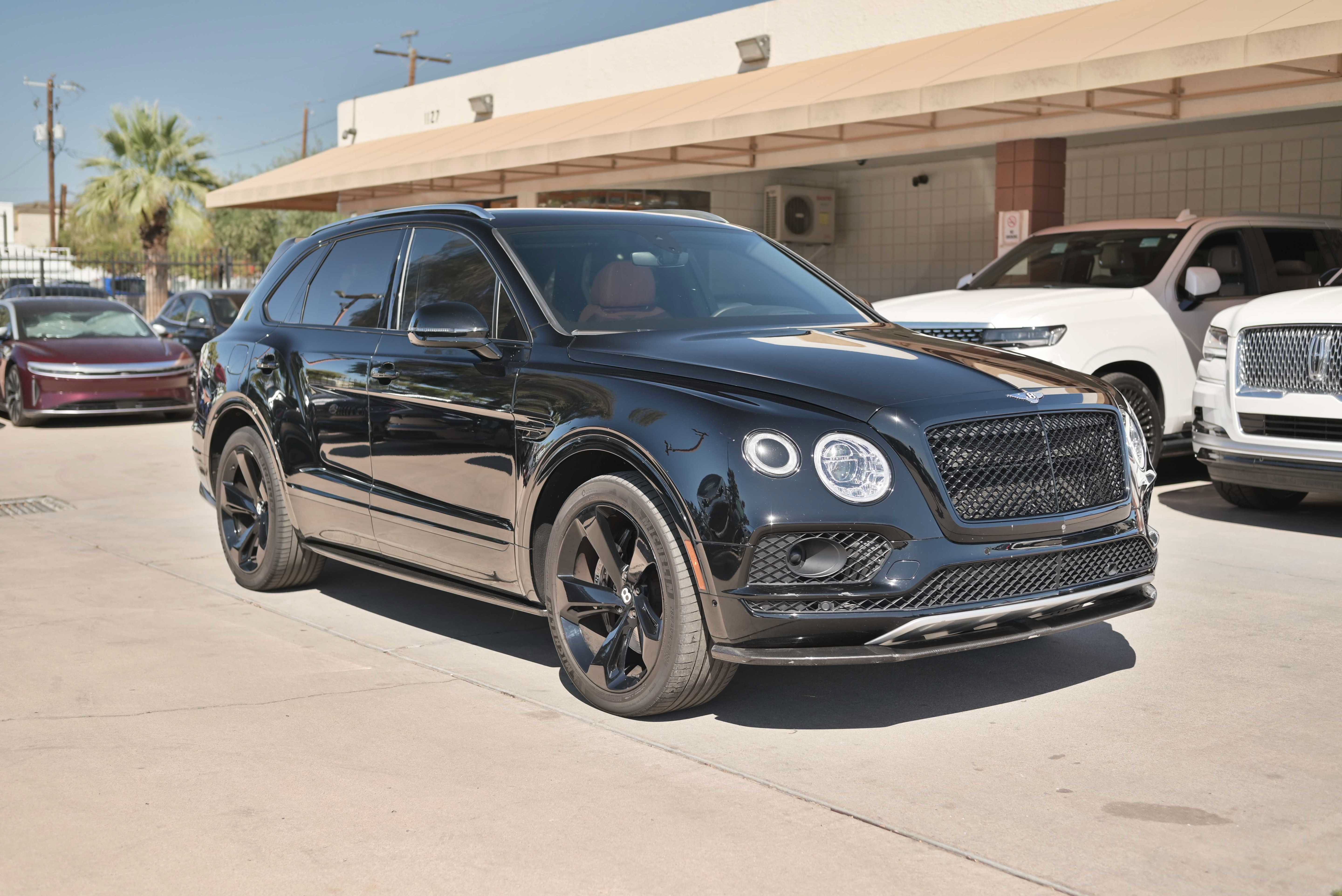 Used 2018 Bentley Bentayga AWD/4WD image 3