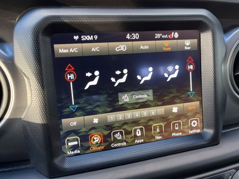 Used 2023 Jeep Wrangler Willys image 37