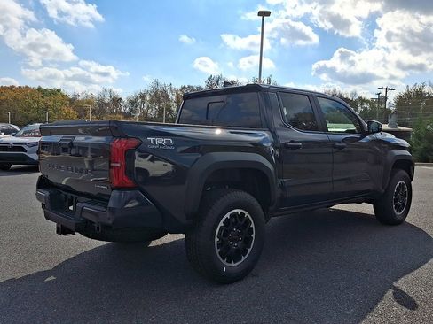 New 2025 Toyota Tacoma TRD Off-Road AWD/4WD image 5