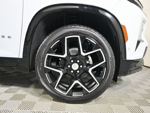 New 2026 Chevrolet Traverse High Country w/ LPO, Floor Liner Package image 11