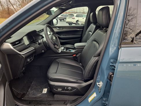 New 2026 Jeep Grand Cherokee L Limited AWD/4WD image 17