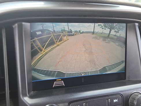 Used 2022 Chevrolet Colorado LT w/ Fleet Safety Package RWD image 6