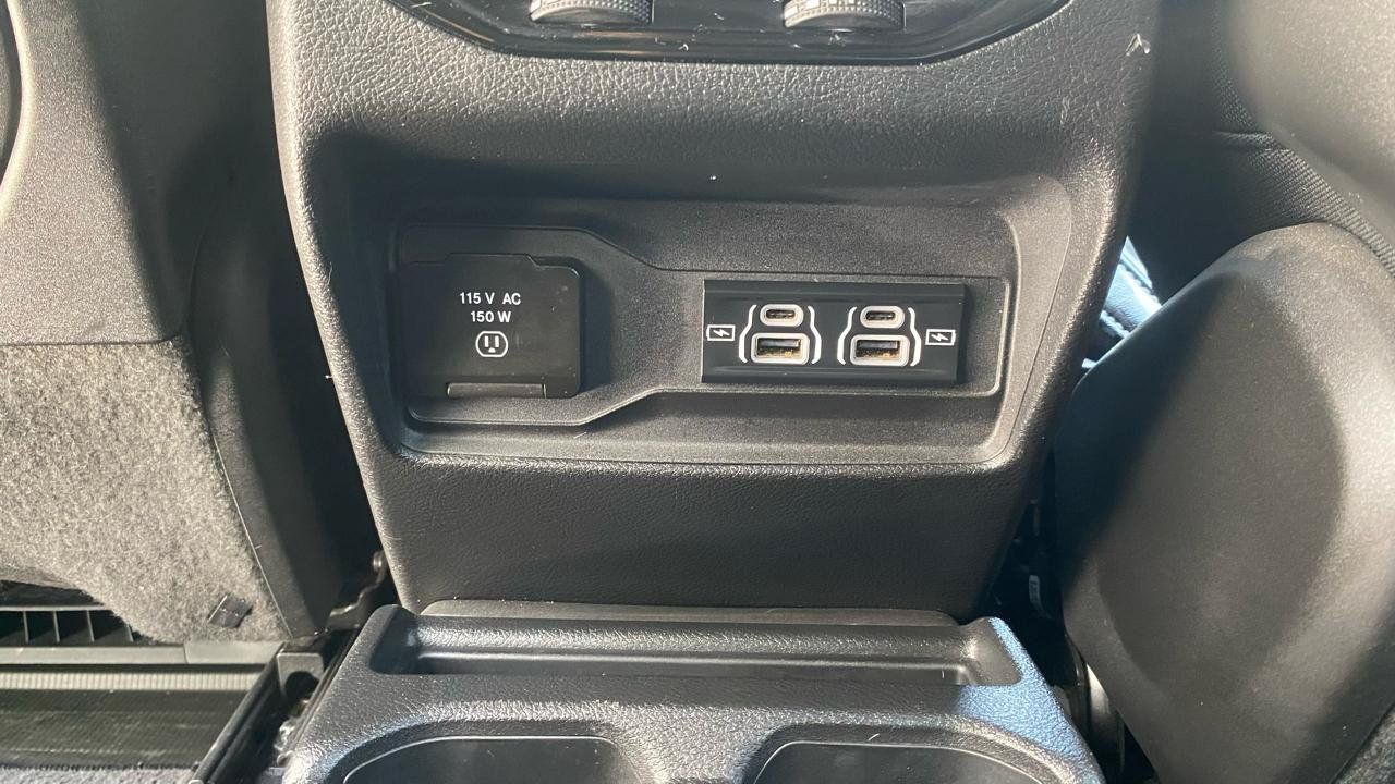 Used 2023 Jeep Grand Cherokee L Laredo AWD/4WD image 23