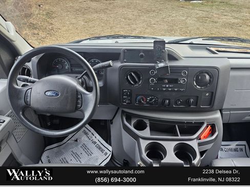 Used 2014 Ford E-250 and Econoline 250 w/ Power Group image 20