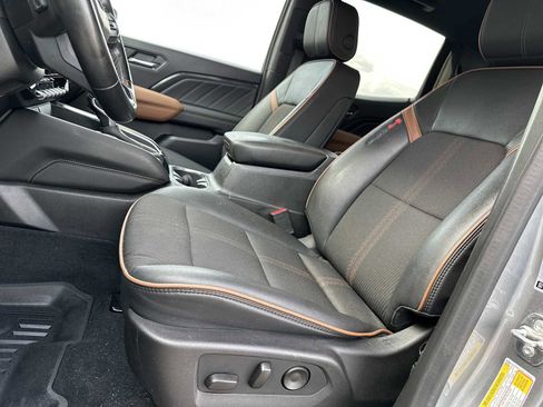 Used 2024 GMC Canyon AT4 image 12