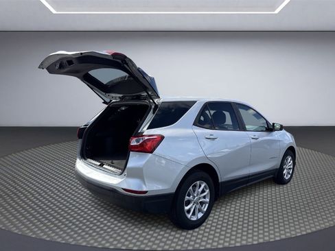 Used 2020 Chevrolet Equinox LS w/ LS Convenience Package image 7