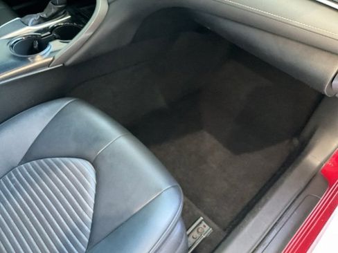 Used 2018 Toyota Camry L image 23