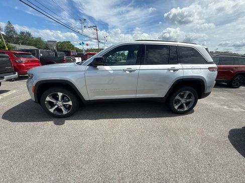 New 2026 Jeep Grand Cherokee Limited AWD/4WD image 2