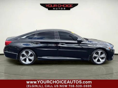 Used 2018 Honda Accord Touring image 7