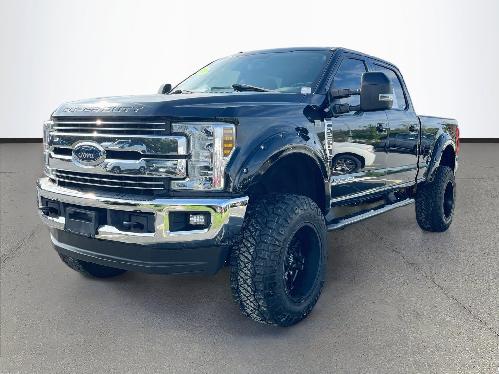 Used 2018 Ford F250 Lariat w/ Lariat Value Package AWD/4WD image 3