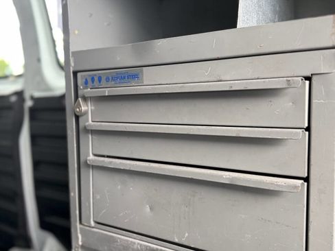 Used 2006 Chevrolet Express 2500 image 26