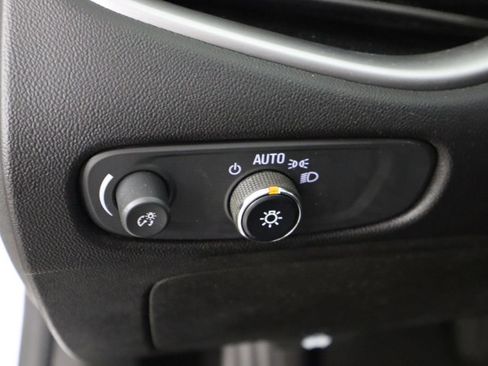 Used 2023 Chevrolet Malibu LS FWD image 23