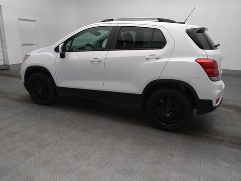 Used 2021 Chevrolet Trax LT w/ Premium Seat Package image 3