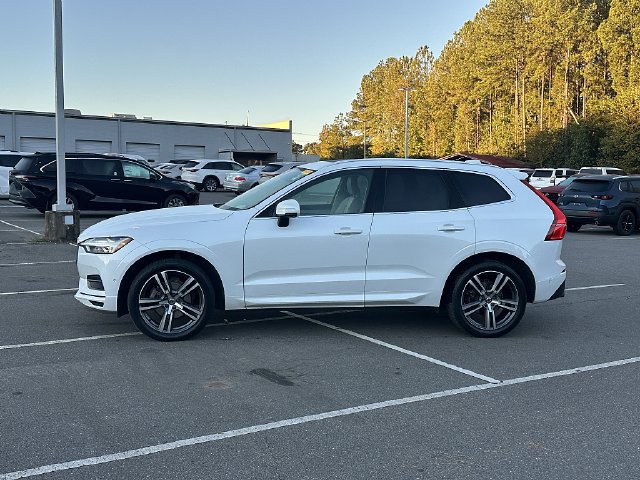 Used 2018 Volvo XC60 T5 Momentum w/ Vision Package AWD/4WD image 5