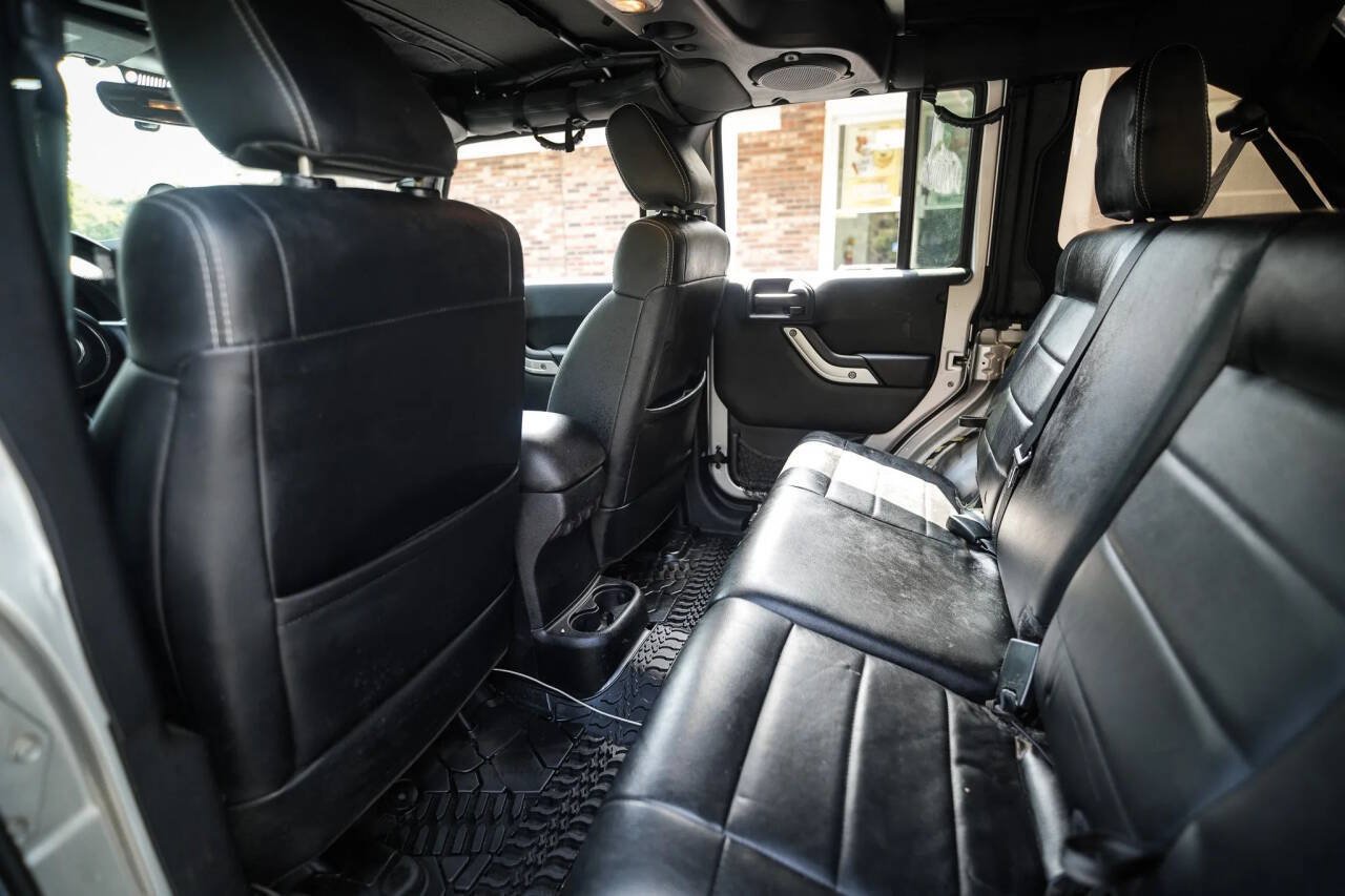 Used 2012 Jeep Wrangler Unlimited Rubicon w/ Dual Top Group AWD/4WD image 67