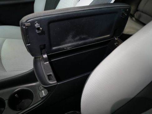 Used 2018 Toyota Prius Two w/ Prius Two Safety Plus Package image 33