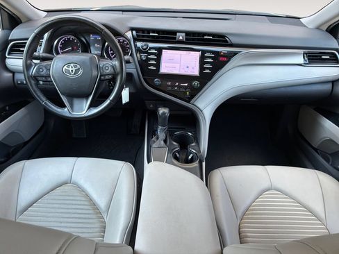 Used 2019 Toyota Camry SE FWD image 10