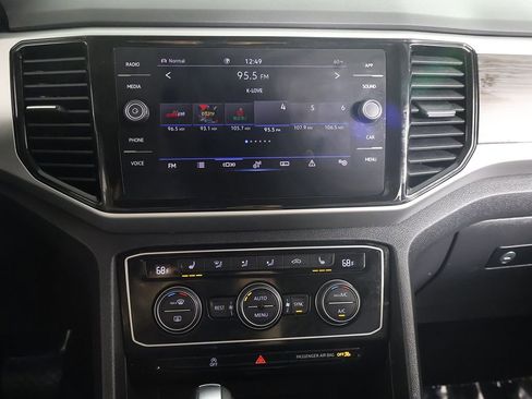 Used 2022 Volkswagen Atlas SE image 46