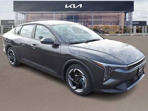 New 2026 Kia K4 EX image 11