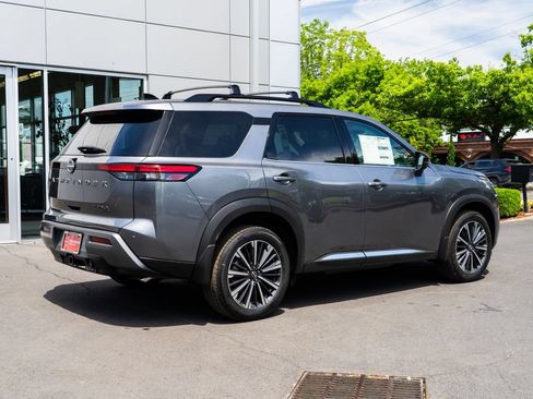 New 2026 Nissan Pathfinder Platinum w/ Cargo Package AWD/4WD image 6