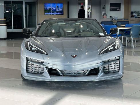 Used 2025 Chevrolet Corvette E-Ray w/ Stealth Interior Trim Package AWD/4WD image 2