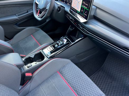 New 2026 Volkswagen GTI SE image 16