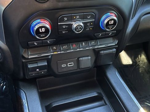 Used 2021 GMC Sierra 1500 Elevation w/ Preferred Package image 30