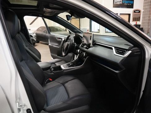 Used 2022 Toyota RAV4 XSE AWD/4WD image 10