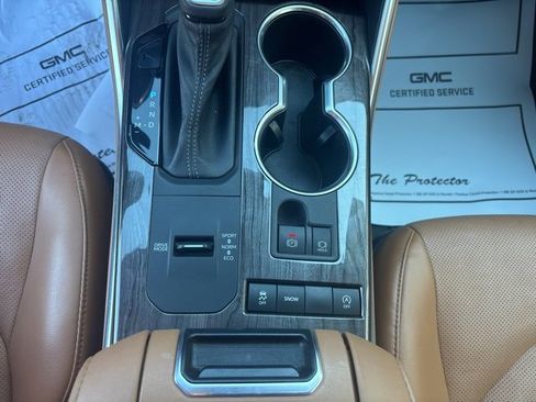 Used 2022 Toyota Highlander Platinum image 16