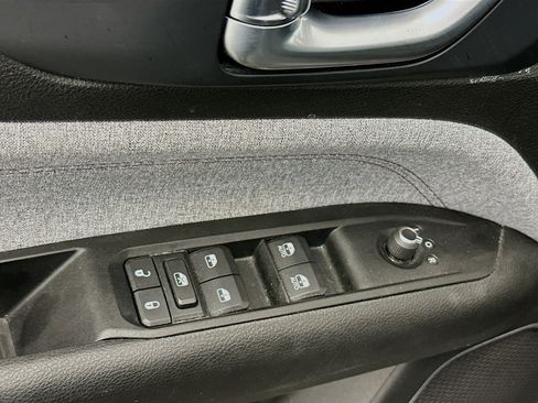 Used 2022 Jeep Compass Latitude image 15