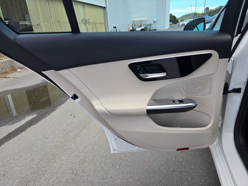 Used 2023 Mercedes-Benz C 300 Sedan image 15