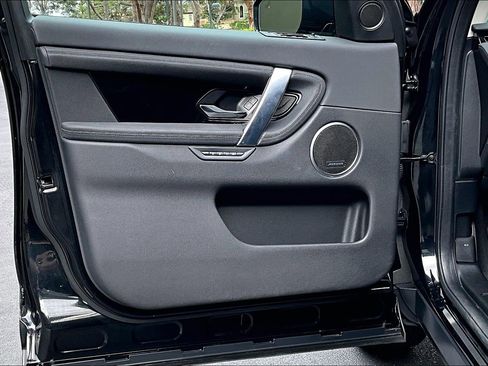 Used 2024 Land Rover Discovery Sport S image 27