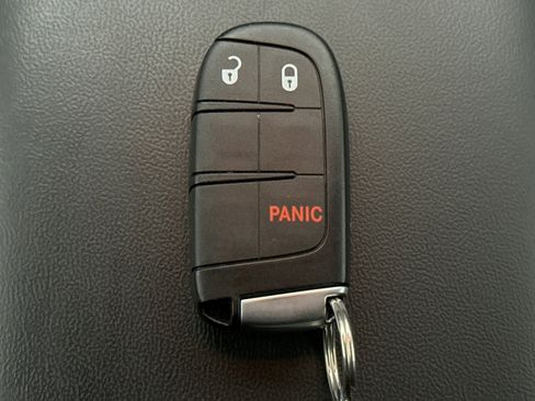 Used 2021 Dodge Durango SXT image 22