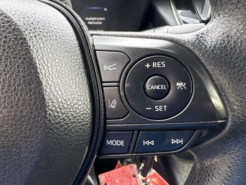 Used 2021 Toyota Corolla LE image 26