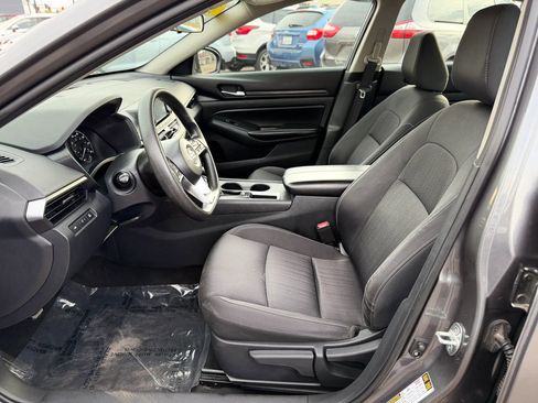 Used 2022 Nissan Altima 2.5 S FWD image 12