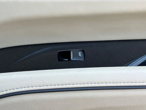 Used 2023 Cadillac Escalade Premium Luxury w/ Performance Package image 22