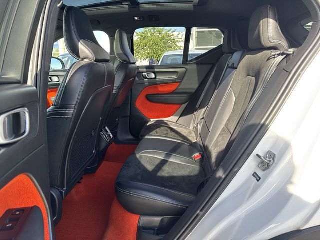 Used 2020 Volvo XC40 T5 R-Design w/ Protection Package AWD/4WD image 26