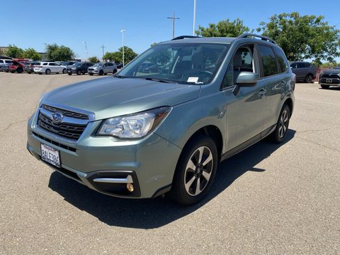 Used 2018 Subaru Forester 2.5i Premium AWD/4WD image 1