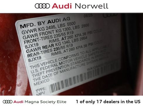 Used 2025 Audi Q5 Premium Plus w/ Premium Plus AWD/4WD image 3
