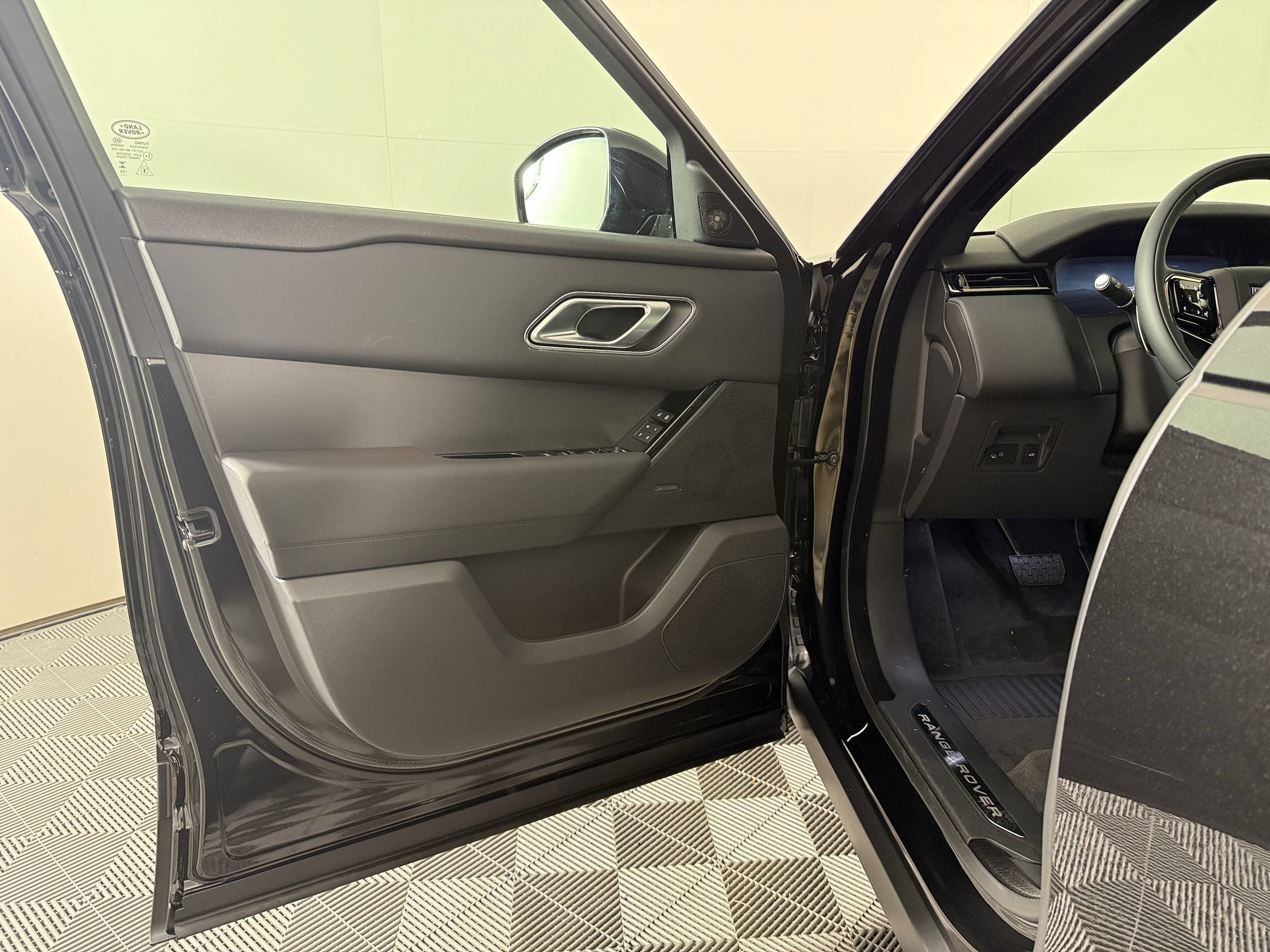 New 2026 Land Rover Range Rover Velar S AWD/4WD image 14