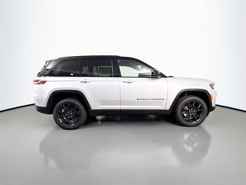 New 2025 Jeep Grand Cherokee Limited AWD/4WD image 8