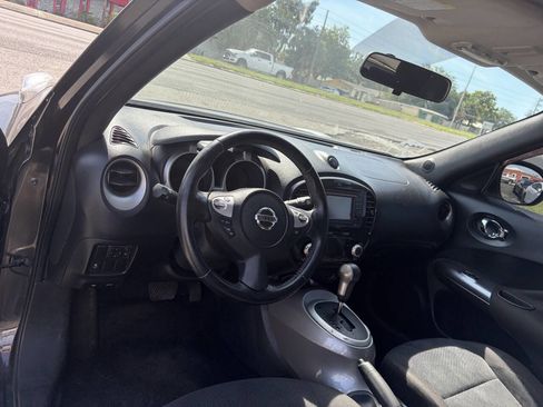 Used 2011 Nissan Juke SV FWD image 3