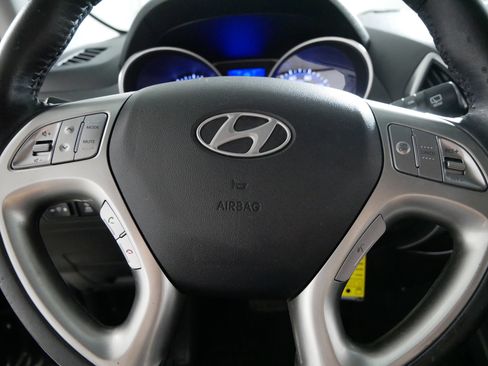 Used 2012 Hyundai Tucson GLS image 25