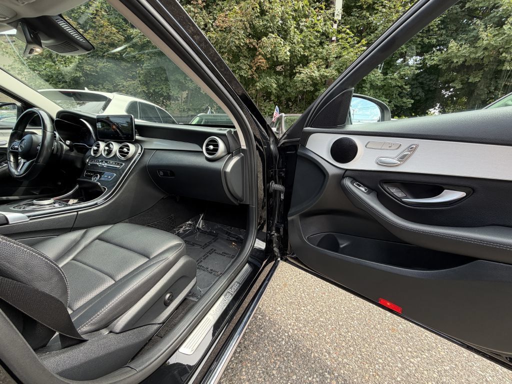 Used 2021 Mercedes-Benz C 300 4MATIC Sedan image 21