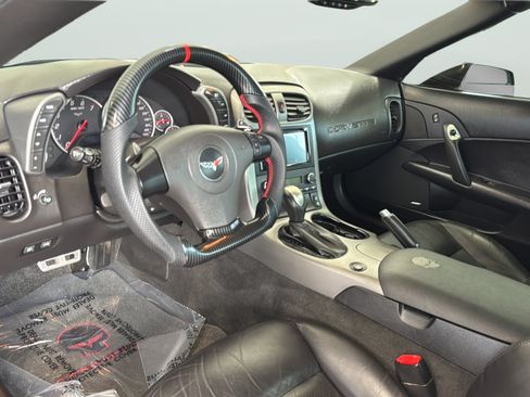 Used 2007 Chevrolet Corvette Coupe w/ Preferred Equipment Group RWD image 14